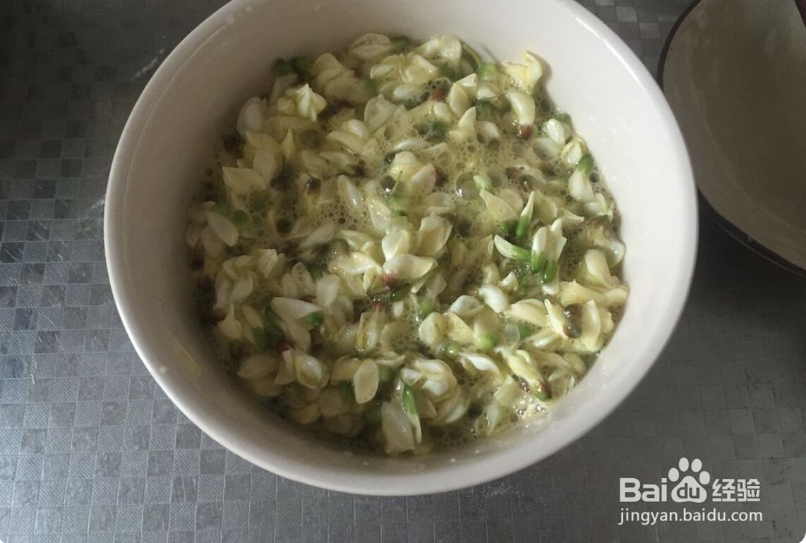 槐花炒鸡蛋的做法