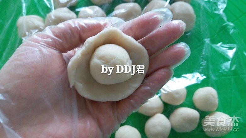 蛋黄酥的家常做法