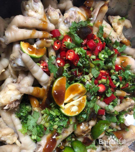 如何做蒜香凤爪