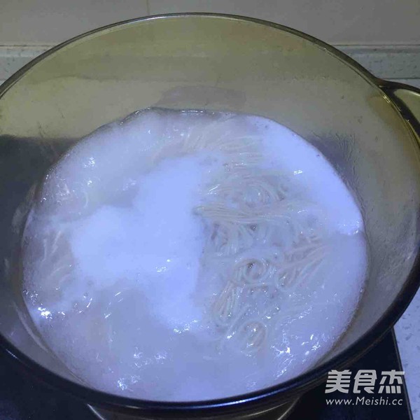 剁椒西红柿鸡蛋肉末茄丁拌面