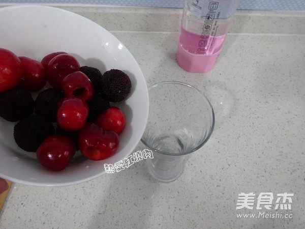 水果鸡尾酒气泡水