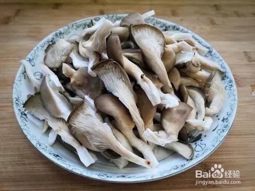 生菜炒蘑菇