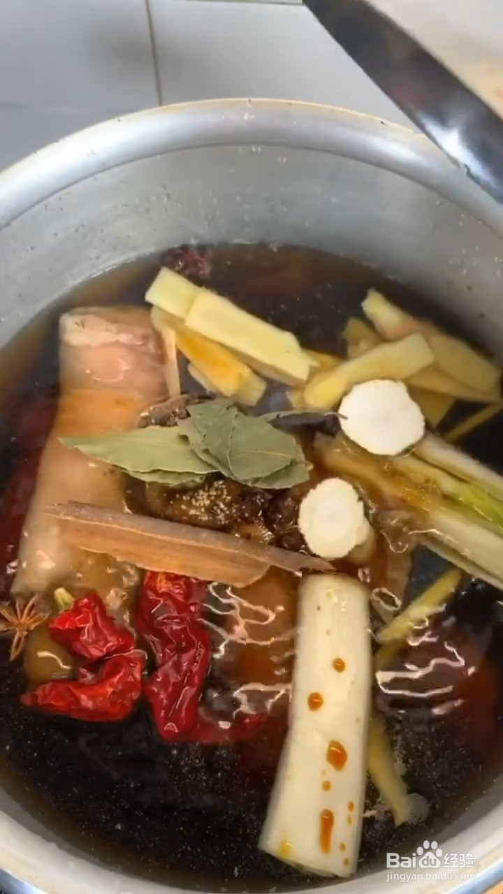 如何制作美味的家常酱猪蹄