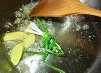 简单又好吃 茶树菇烧排骨