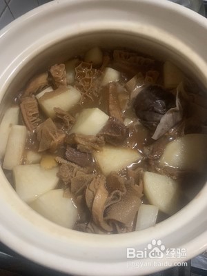 萝卜牛杂煲的做法