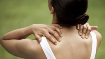 总是感觉肩膀疼 是怎么回事