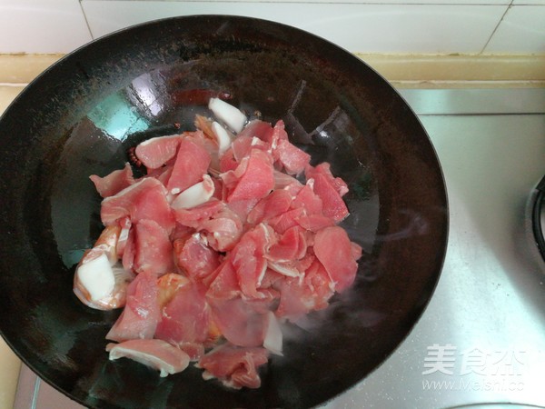 酸菜炖血肠的做法