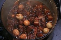 鹌鹑蛋红烧肉