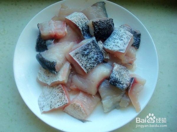 如何做油豆腐丸子炖鱼