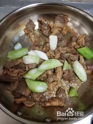 健康养生佳品葱爆羊肉的做法