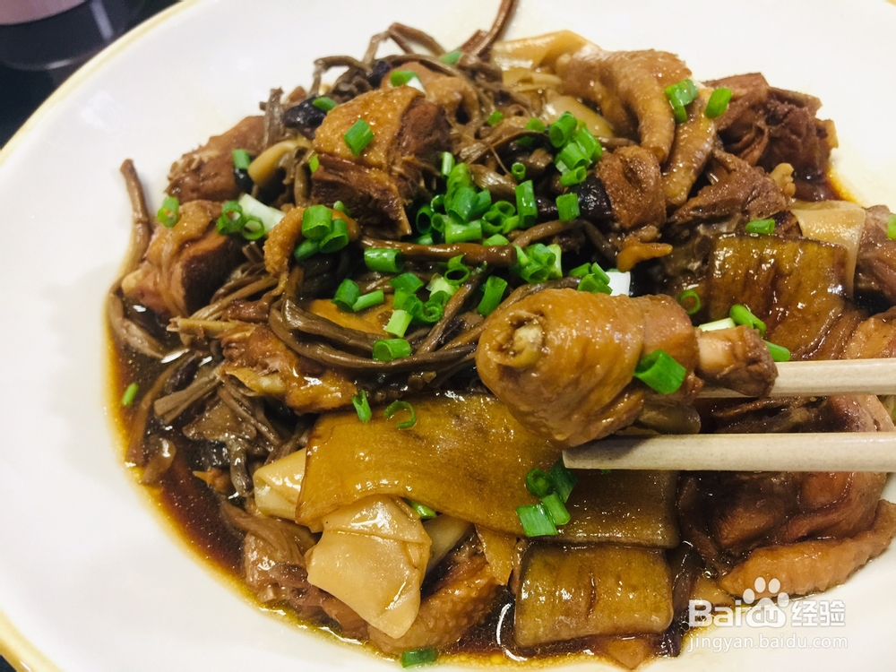 妈妈教我做的茶树菇川粉鸡肉