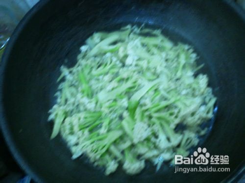 胡萝卜炒花菜的做法
