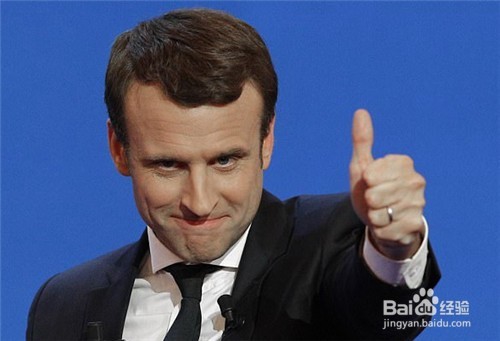 最年轻法国总统+比他大24岁的妻子，大写的服！