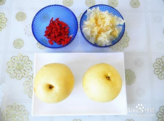 雪梨银耳盅的做法