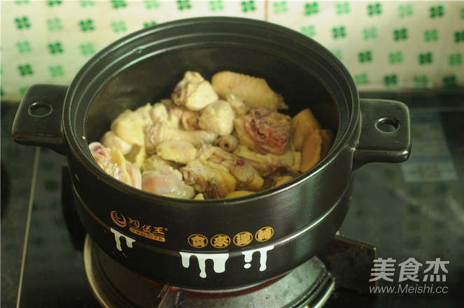 板栗烧鸡的做法