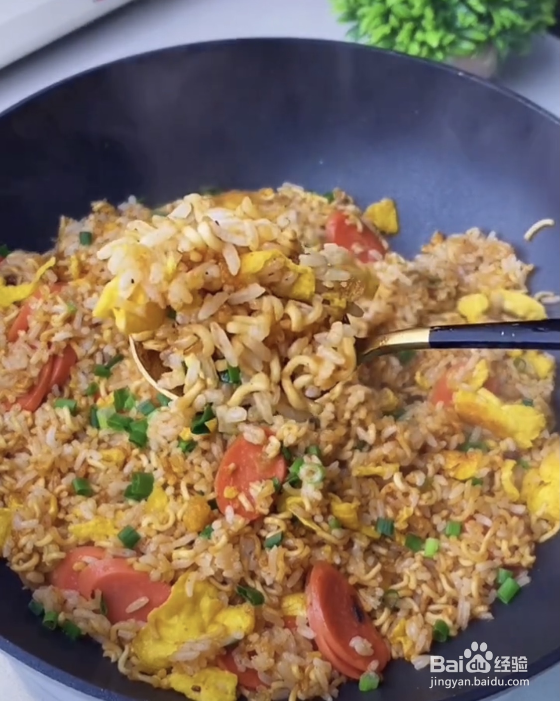 怎么制作好吃的方便面碎炒饭