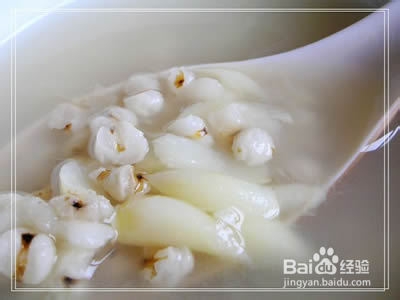 黄褐斑怎么去除 薏米百合粥食疗效果好