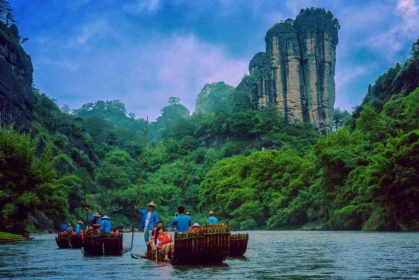 武夷山的山有什么特点