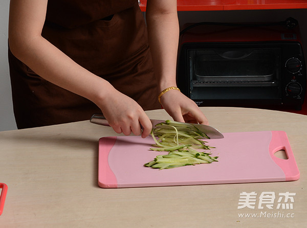 辣肉酱拌面的做法