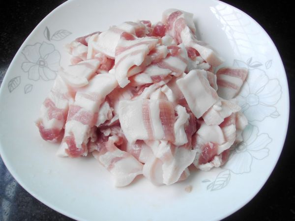 萝卜干蒜薹炒五花肉