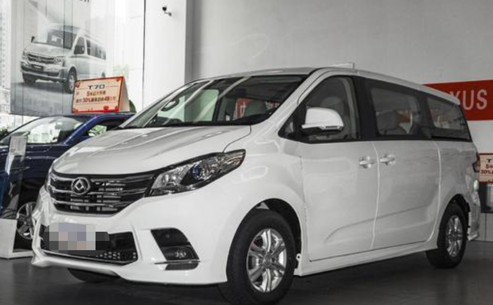 车内饰中控操作台木纹是什么车