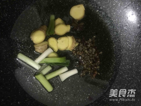 青椒土豆排骨