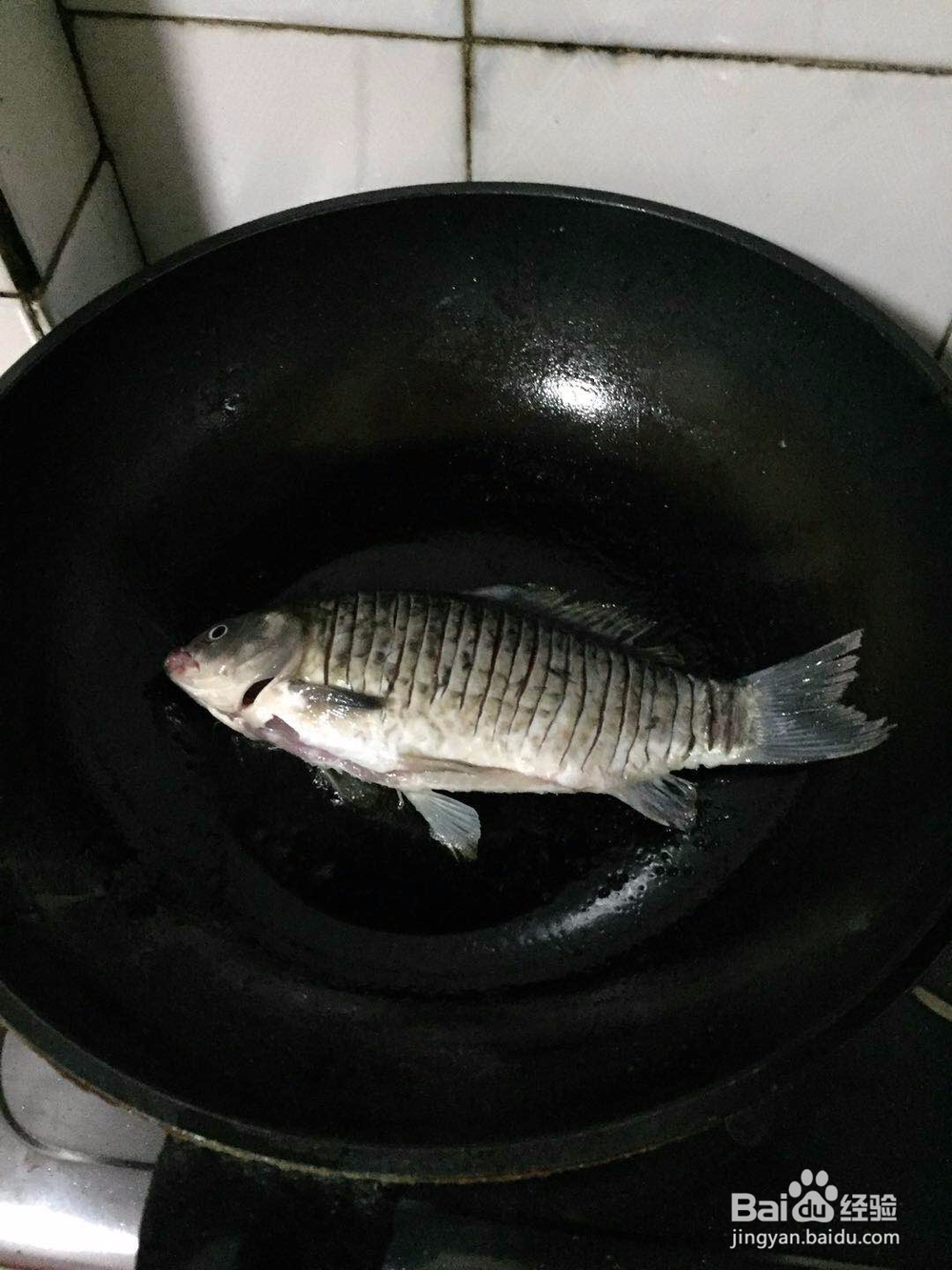 怎样做不腥的红烧鲫鱼