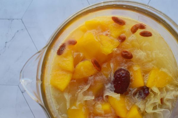 木瓜牛奶银耳羹