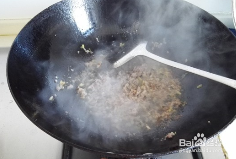 肉末荸荠炒双椒的做法