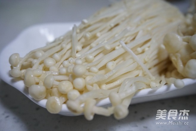 茄汁金针菇的做法