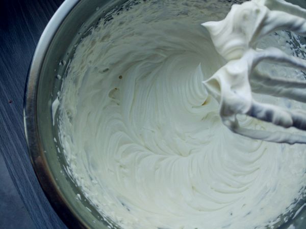 樱花草莓蛋糕卷