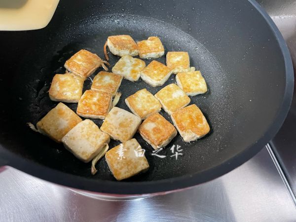 家常小菜臭豆腐烧毛豆