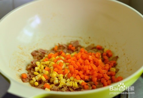 家常版培根炒饭是如何做的？