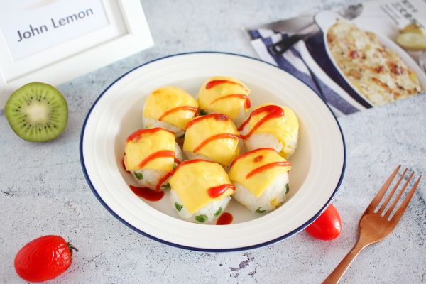 青豌豆肉松饭团