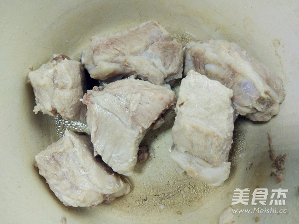 酸菜排骨炖粉条