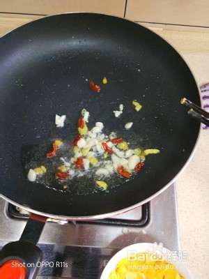 养生食补苦瓜炒鸡蛋的做法