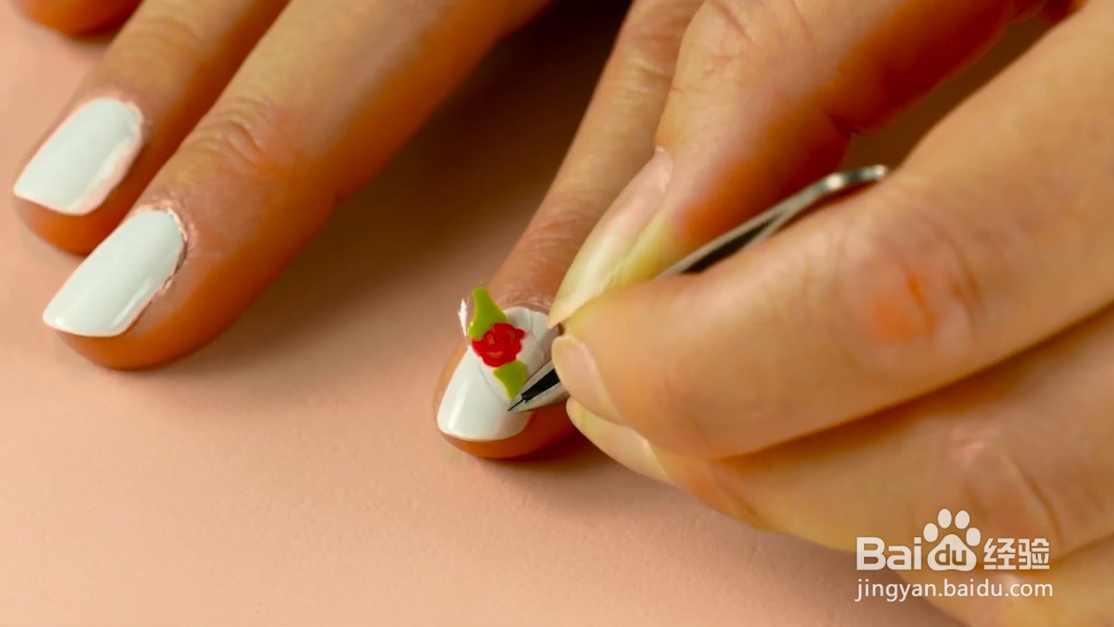 怎么自己做一个漂亮的指甲