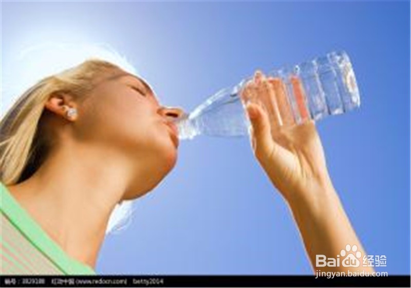 瘦人要这样喝水才能有效补水