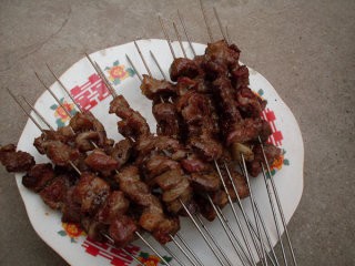 羊肉串怎么烤