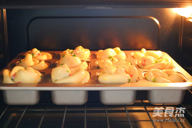 香肠玫瑰花沙拉面包