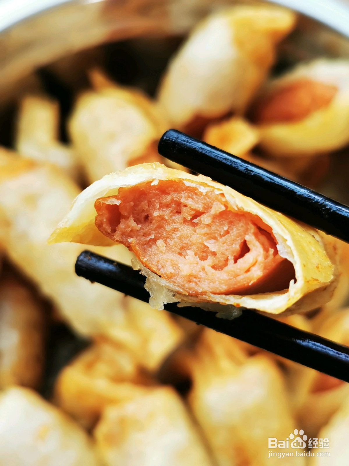 香肠馄饨皮卷的做法