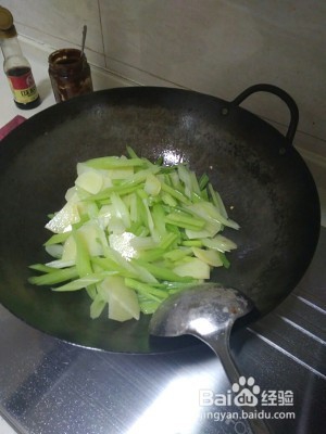 芹菜这样才好吃