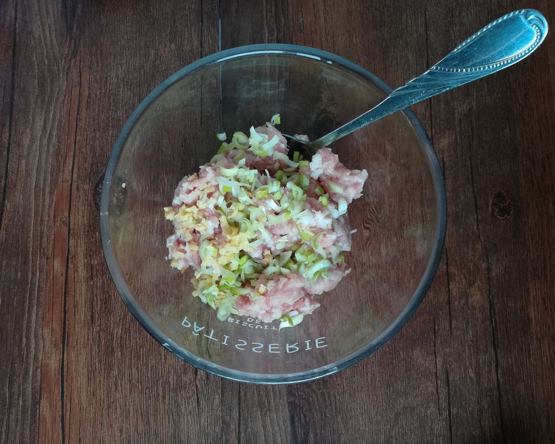 学会做红烧油面筋塞肉还会怕孩子挑食？