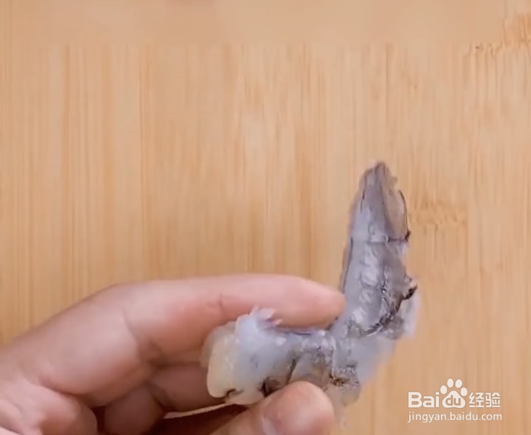 如何快速剥掉虾壳