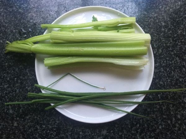 对味酱鸭#食光社干锅鸭#