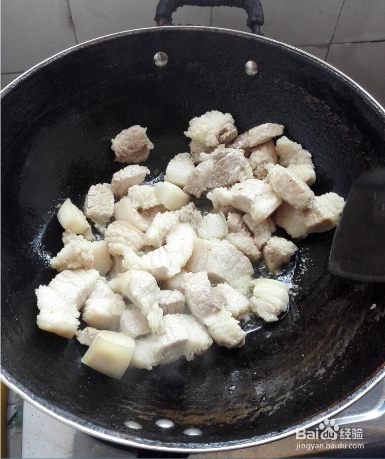 怎样制作五花肉烧甲鱼