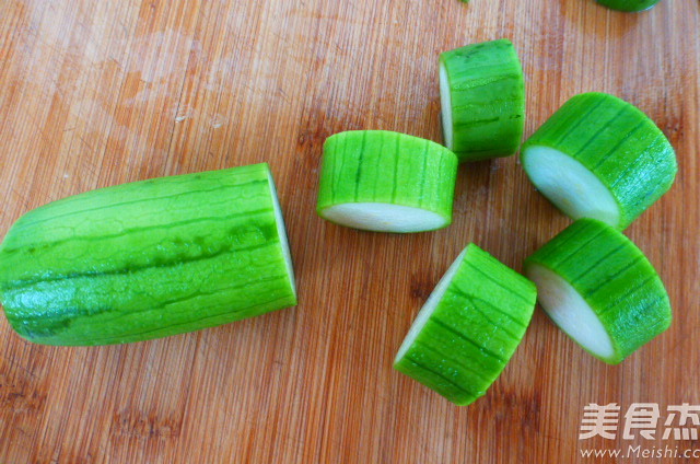 微波酿丝瓜的做法