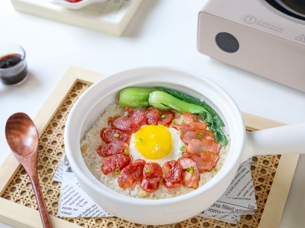 广式腊味煲仔饭