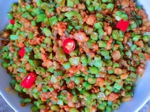 既下饭又好吃的肉末豆角
