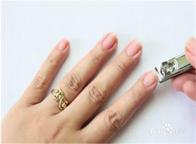 女人怎样保养指甲？